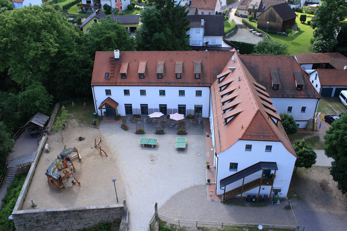 Ansicht Jugendherberge - hinten Bezzelhaus